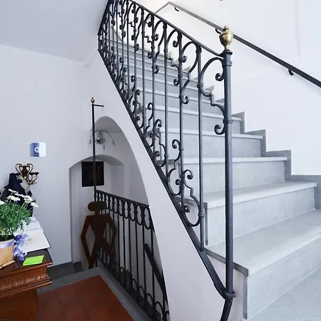 La Torre House 3* Бергамо